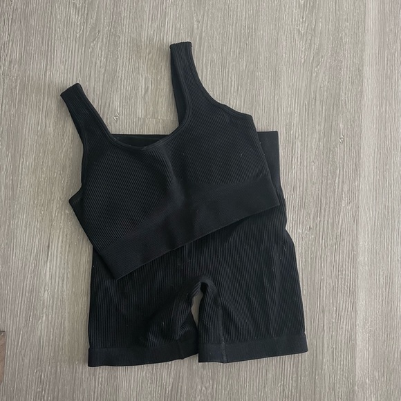 Black ribbed workout set - Picture 2 of 3